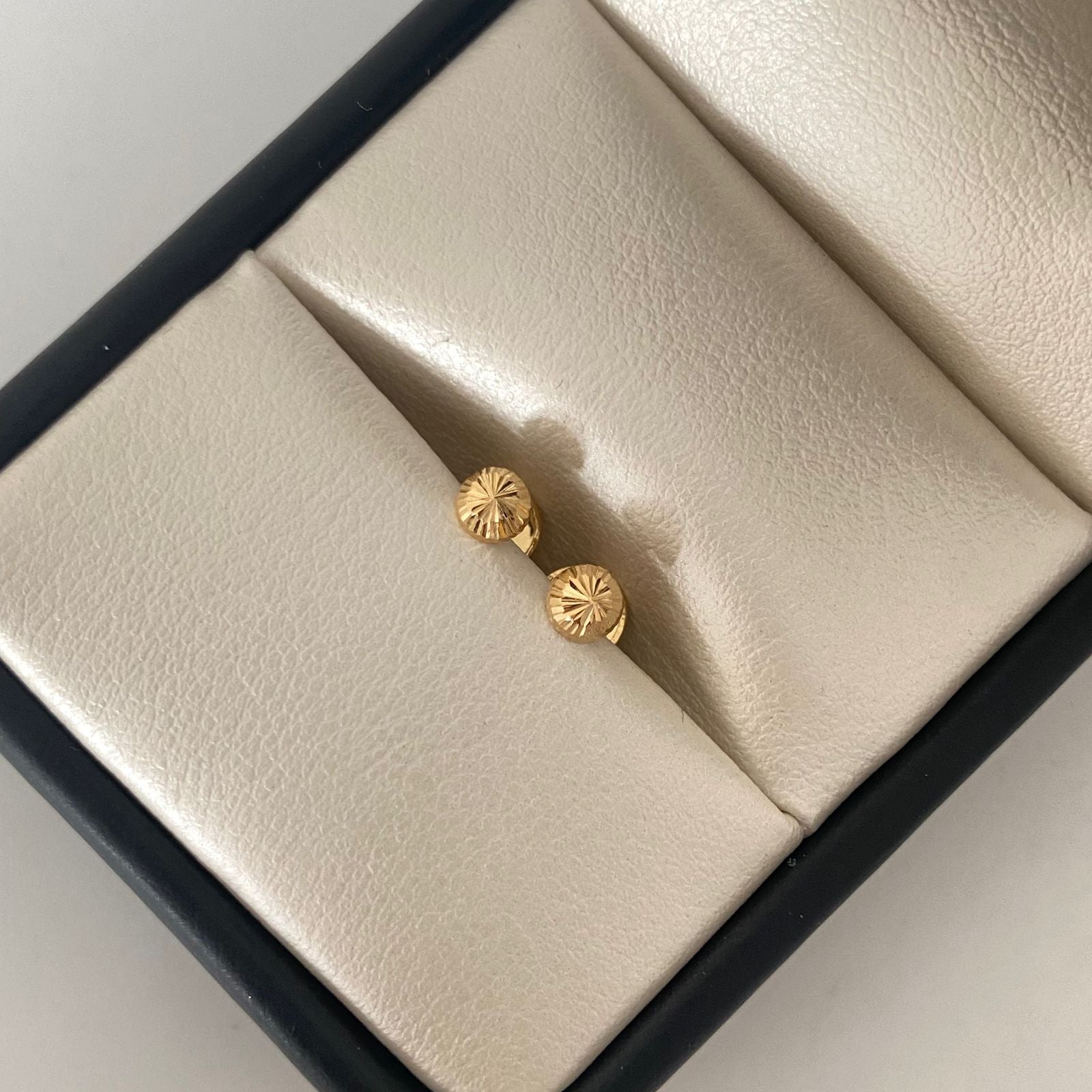 Topos media bola diamantada Oro amarillo 18k 0,5 Gr / 4,0 mm